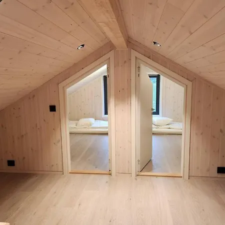Nyoppført Med Badestamp Feriehus