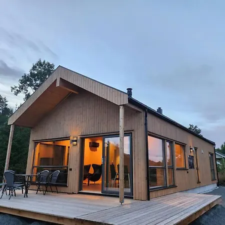 Nyoppfort Med Badestamp Feriehus