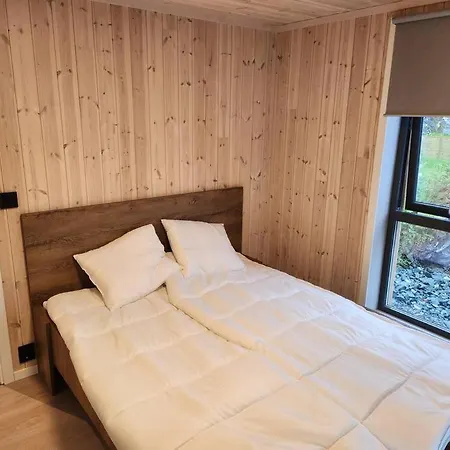 Nyoppført Med Badestamp Feriehus *