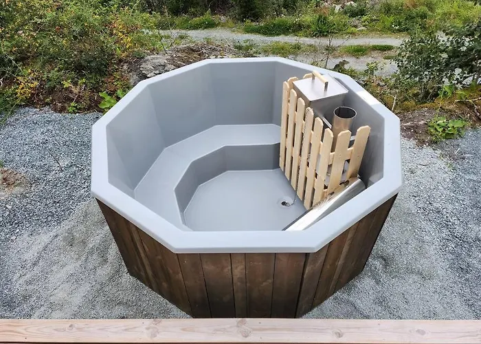 Feriehus Nyoppført Med Badestamp *