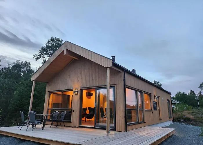 Nyoppført Med Badestamp Feriehus